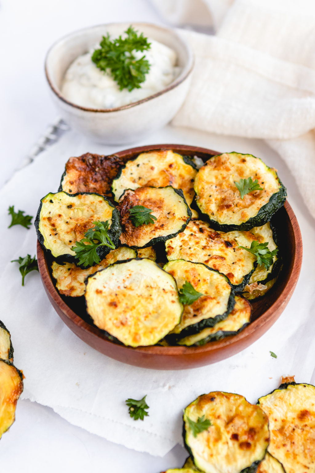 air-fryer-keto-zucchini-chips-airfryingketo