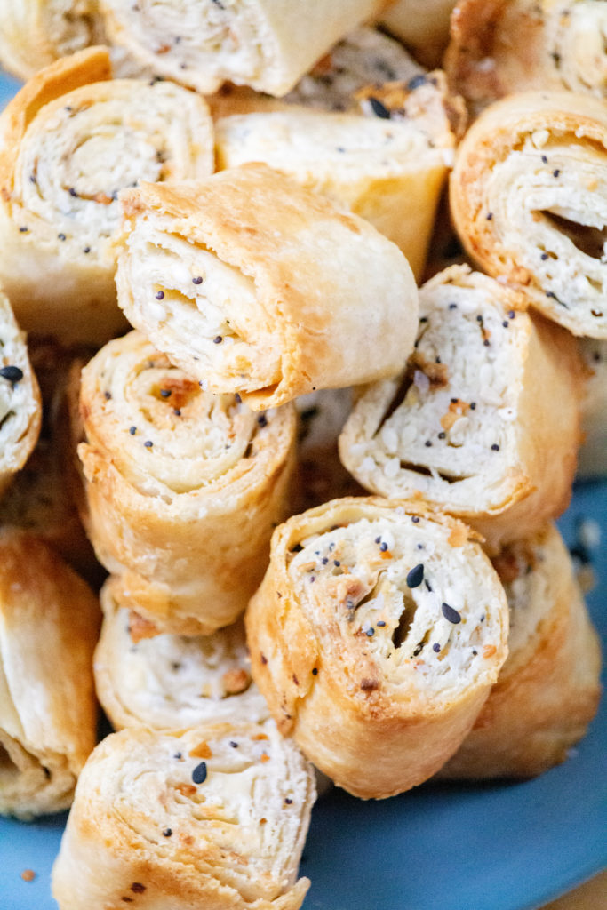 Low-Carb Everything Bagel Roll-Ups Air Fryer